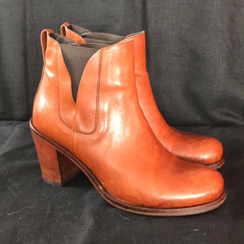 Boemos Saddle Tan Booties Pull-on Stacked Heels 36